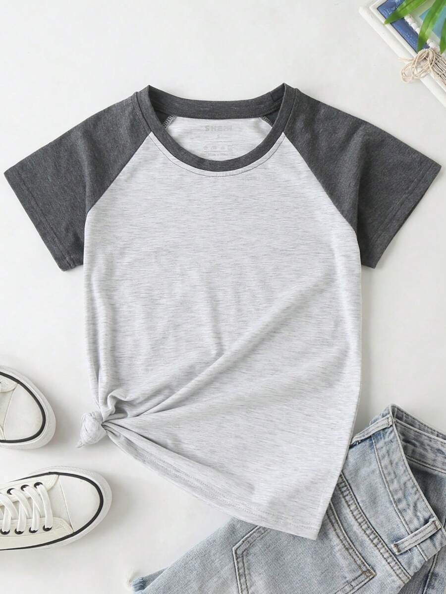 SHEIN EZwear Camiseta superior gráfica de manga raglán con bloques de color para mujer - Gris - Ver 1