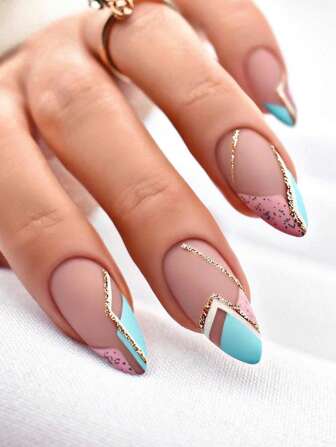 使用24入組長形杏仁霧面線條閃粉法式假指甲、1支美甲修指板、1張印有膠水的指甲片，讓你美麗動人，增添光彩，提供指甲美容所需的工具