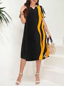 SHEIN LUNE Plus Size Short-Sleeved Dress With V-Neck And Wave Pattern, Summer - Multicolor - View 3
