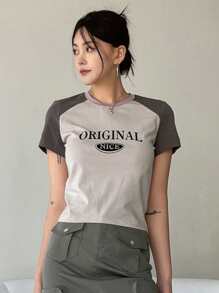 DAZY 字母圖案拼接插肩袖T恤 - 淺灰色 - 查看 3