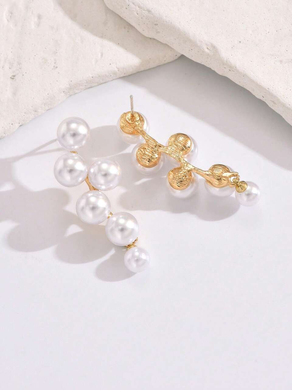 1pair Geometric Faux Pearl Grape Cluster Inlaid Elegant Sweet Stud Earrings
