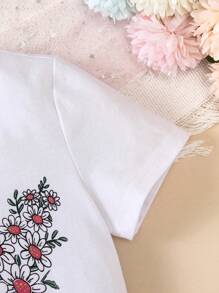 SHEIN 年輕女孩蝴蝶印花t恤和袋蓋式短褲