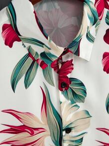 Manfinity RSRT 男士花卉图案印花短袖衬衫，适合丈夫、度假 - 白色 - 查看 4