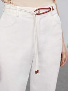 MOTF PREMIUM 腰帶直筒牛仔褲 - 白色 - 查看 3