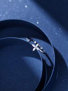 1枚时尚个性四叶草造型多面立方氧化锆装饰不对称可调节银戒指，女士款，适合节日和日常佩戴 - 銀色 - 查看 1