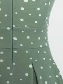 波點圖案鎖眼領洋裝