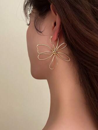 1pair Metallic Flower Design Fashionable And Unique Hoop Earrings For Women's Personality At Dance Party Or Banquet Valentines,Mom,Mother,Mother's Day,Gift