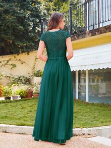 BABYONLINE D.R.E.S.S. Contrast Lace Mesh Bridesmaid Dress