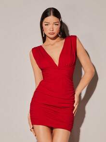SHEIN BAE Plunge Neck Backless Ruched Side Ruched Bodycon Dress - Red - View 5