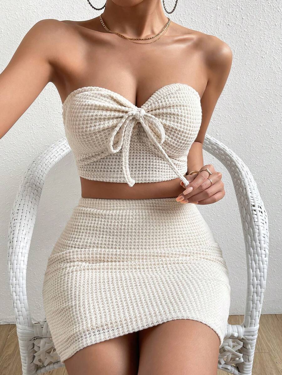 Rafferiza 華夫格編織前打結抹胸上衣和包臀半身裙