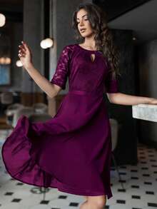 MIUSOL 鎖眼領口上身蕾絲連衣裙 - 中紫紅色 - 查看 5