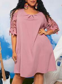 SHEIN CURVE+ Đầm Plus Size Tương phản ren màu trơn Giải trí - Bụi hồng - Xem 1