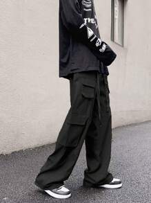 Manfinity Hypemode Men Flap Pocket Side Cargo Trousers - Black - View 2