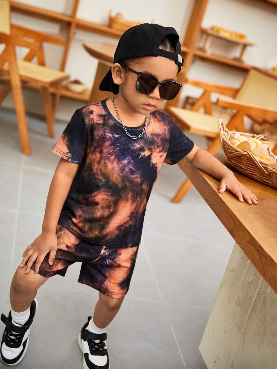 SHEIN 小男童紮染T恤和短褲 - 彩色 - 查看 1