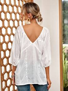 SHEIN VCAY 網眼刺繡V領襯衫不附腰帶 - 白色 - 查看 2