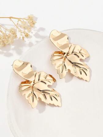 1對時尚誇張金屬質感樹葉耳墜適合女士