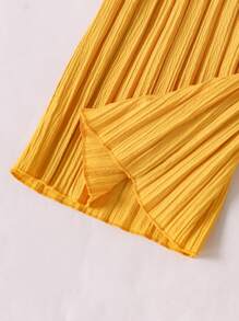 SHEIN Vintaside Kids Tween Girl Ruffle Hem Cami Top & Pleated Wide Leg Pants