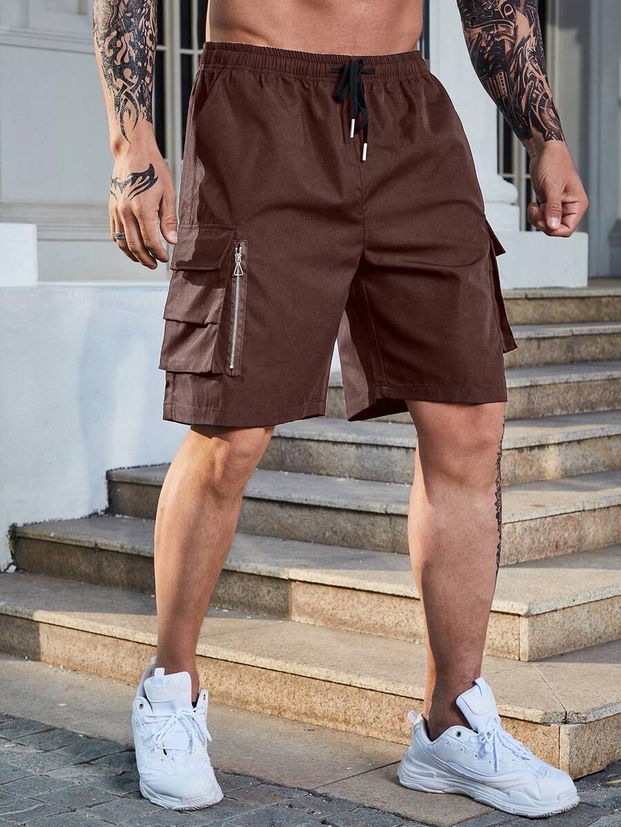 Manfinity LEGND Hombres Shorts con bolsillo lateral con solapa de cintura con cordón cargo - Marrón Chocolate - Ver 1