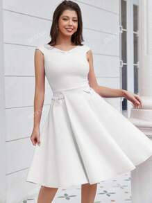 MUXXN Solid V Neck Dress