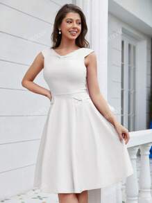 MUXXN Solid V Neck Dress