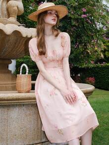 印花方領泡泡袖連衣裙