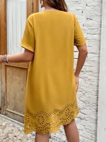 SHEIN Clasi Đầm Plus Size Cắt ra Sò điệp màu trơn Giải trí - Màu vàng - Xem 2