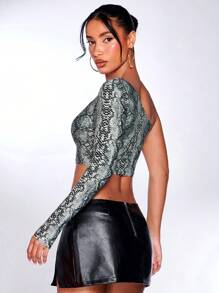 SHEIN BAE Snakeskin Print One-Shoulder Crop Top - Multicolor - View 4