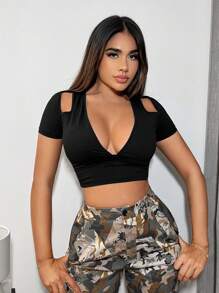 SHEIN SXY Áo thun nữ Cắt ra màu trơn Gợi cảm - màu đen - Xem 5