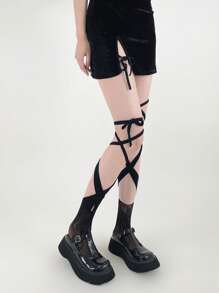 1 đôi tất lưới đen phối ren ngọt ngào mát mẻ trên bắp chân với thiết kế dây đeo bất đối xứng - màu đen - Xem 3