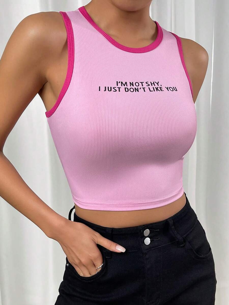 SHEIN EZwear Top tank crop con estampado de slogan unido en contraste - Rosa - Ver 1