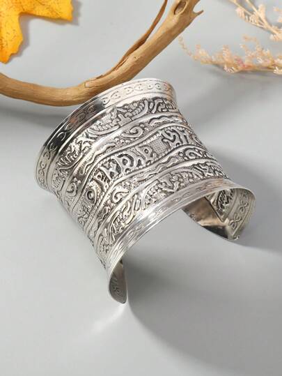 1pc Vintage Patterned Cuff Bangle With Ancient Script Decoration