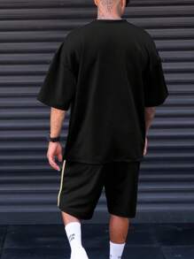 Manfinity Homme 男士字母圖案雙色T恤和短褲 - 彩色 - 查看 2