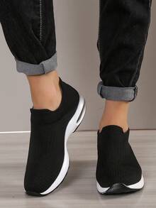 Women Breathable Air Cushion Low-top Running Shoes, Sporty Outdoor Sneakers - Black - View 3