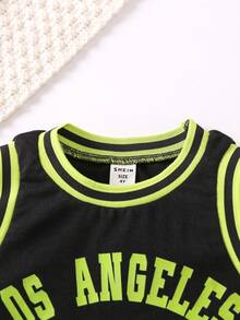 SHEIN 小女童字母圖案條紋飾邊背心上衣和百褶半身裙