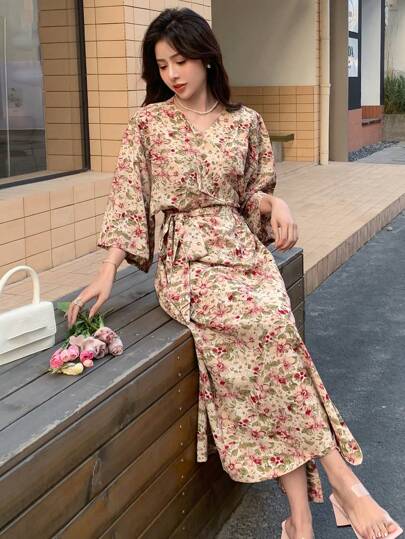 DAZY 滿版印花繫腰帶連衣裙