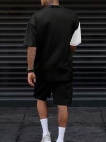 Manfinity LEGND Loose Fit Men's Expression Printed Two Tone T-Shirt & Shorts Set - Black and White - View 2