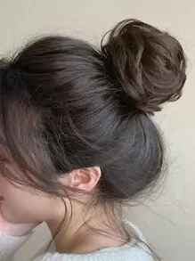 Updo de cabello corto ondulado sintético