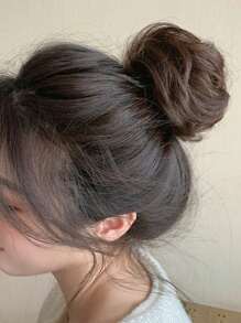 Updo de cabello corto ondulado sintético