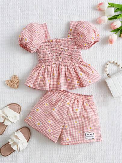 SHEIN 嬰兒女孩菊花印花和方格印花泡泡袖荷葉邊上衣和短褲