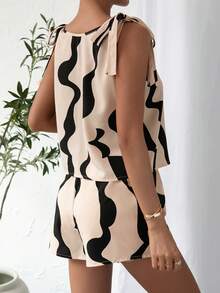 SHEIN Privé 波浪線圖案肩部打結背心上衣和短褲 - 卡其色 - 查看 2