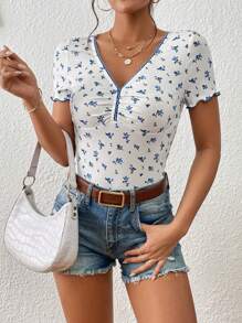 SHEIN Frenchy Áo thun nữ Tương phản ren Xù nhỏ Gân đan Tương phản ràng buộc Nếp gấp Phần Ngực Họa tiết hoa Giải trí - Xanh và trắng - Xem 1