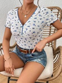SHEIN Frenchy Áo thun nữ Tương phản ren Xù nhỏ Gân đan Tương phản ràng buộc Nếp gấp Phần Ngực Họa tiết hoa Giải trí - Xanh và trắng - Xem 2