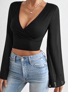 SHEIN Frenchy 交疊領喇叭袖短款上衣，派對聚會穿搭必備 - 黑色 - 查看 2