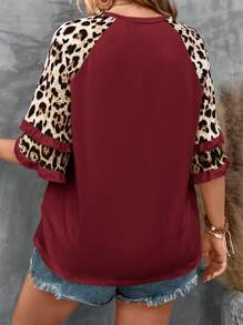 SHEIN LUNE Áo thun tay bèo họa tiết da báo Plus - Màu Đỏ Sâu - Xem 2
