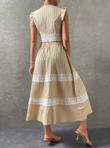 SHEIN Holidaya 拼接水溶蕾絲荷葉邊上衣和裙子 - 米色 - 查看 2