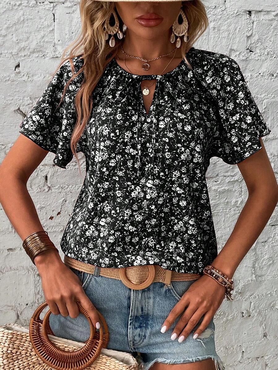 SHEIN Clasi 碎花繫帶領蝴蝶袖襯衫 - 黑色 - 查看 1