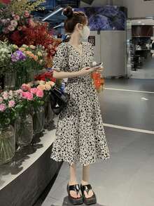 小碎花泡泡袖洋裝