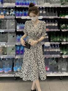 小碎花泡泡袖洋裝