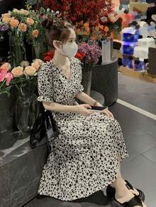 小碎花泡泡袖洋裝