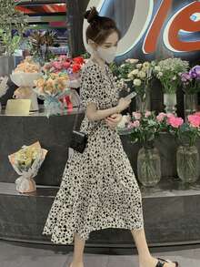 小碎花泡泡袖洋裝